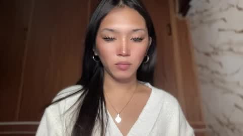 Sassygirl online show from May 6, 1:44 am