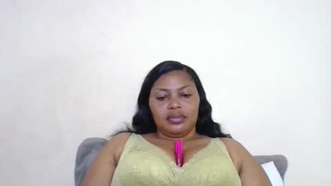 Snapshot of sassygal22 chatting on September 16, 7:11 am sassygal22 online show from September 16, 7:11 am