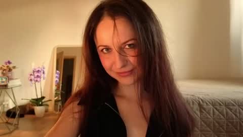 Lori online show from June 22, 6:26 pm