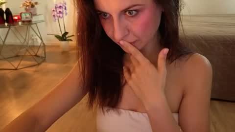 Lori online show from June 23, 6:36 pm