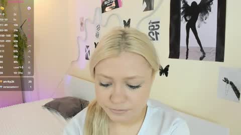 satinpresence online show from May 31, 5:39 am