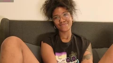 saturno_vibes online show from April 26, 1:42 pm
