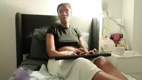 saturno_vibes online show from July 28, 3:21 pm
