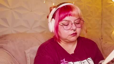 Gina George online show from July 11, 2:05 am