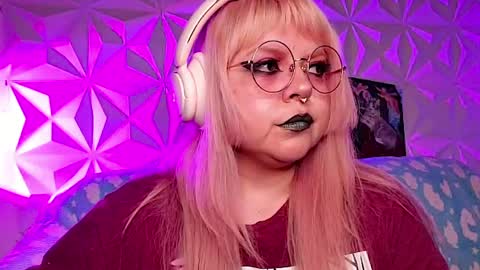 Gina George online show from April 27, 1:14 am