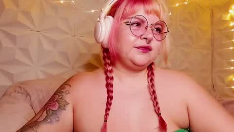 Gina George online show from July 12, 10:35 pm