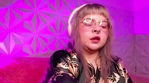 Gina George online show from November 16, 10:34 pm