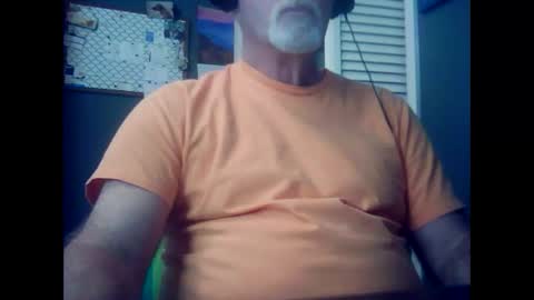 Snapshot of satyr64 chatting on October 14, 5:05 pm satyr64 online show from October 14, 5:05 pm