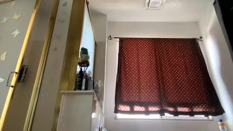 ElVergone online show from November 4, 6:09 pm