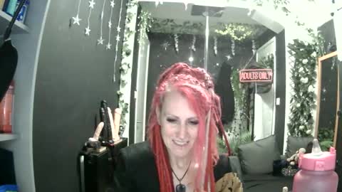SaucySky online show from April 29, 8:46 pm