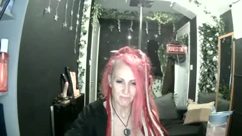 SaucySky online show from June 18, 10:15 pm