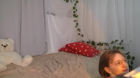Snapshot of sav_anna chatting on October 6, 2:24 pm LUNA and ANNA online show from October 6, 2:24 pm