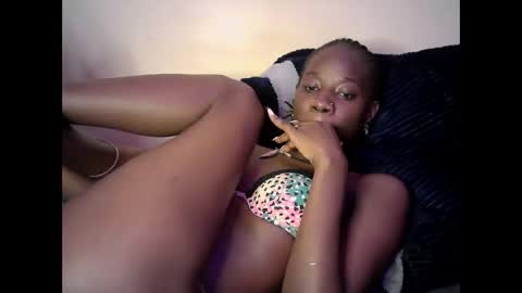 savagetonguee online show from April 22, 10:33 am