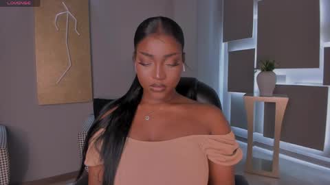S a v a n n a h  online show from April 29, 7:29 pm