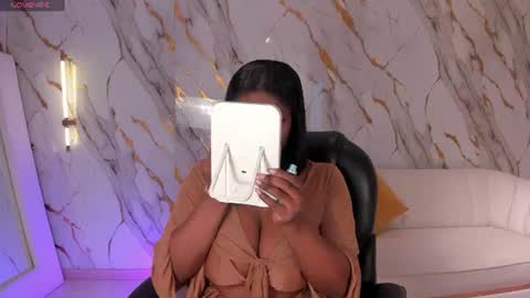 S a v a n n a h  online show from July 3, 11:48 am