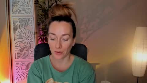 save the qween online show from February 15, 7:32 am