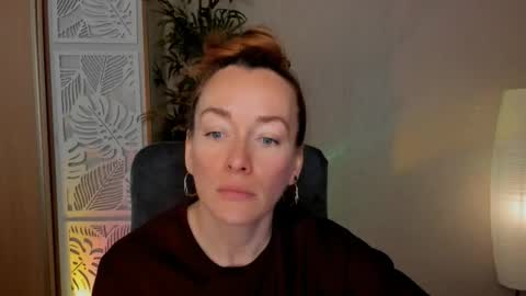 save the qween online show from May 1, 6:40 am