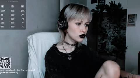 pronoun she. name Mary. age 21. online show from October 15, 12:47 am