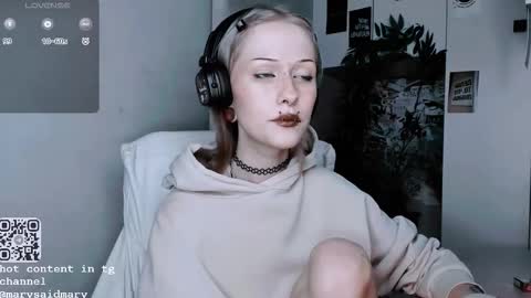 pronoun she. name Mary. age 21. online show from September 30, 7:46 pm