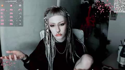 pronoun she. name Mary. age 21. online show from November 29, 6:37 pm