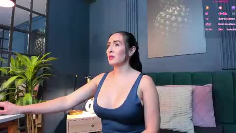 Scarlet Edwars online show from June 9, 6:51 pm