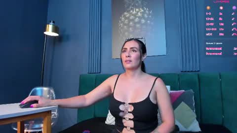 Scarlet Edwars online show from July 10, 6:56 pm