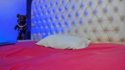 Scarlet  online show from September 16, 10:24 pm