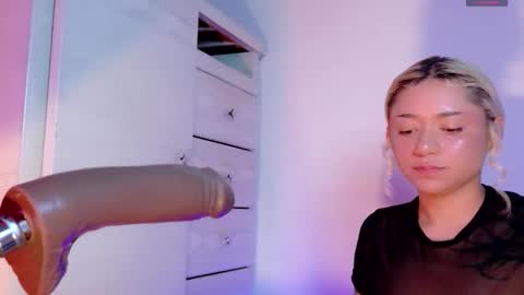 scarlet_gold online show from March 14, 2:04 am