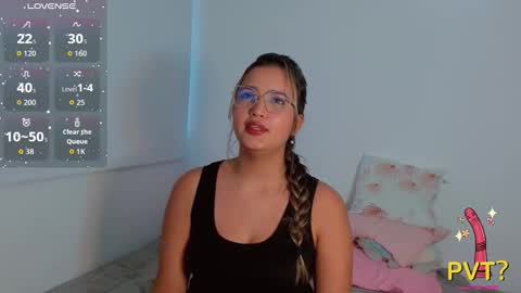 Scarlet  online show from October 24, 8:20 pm