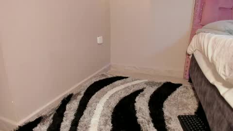 scarlet_vixen_ online show from April 25, 6:04 am
