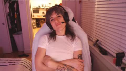 scarlet3 online show from December 8, 4:22 am