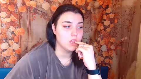 ScarletCargo online show from November 27, 7:05 am