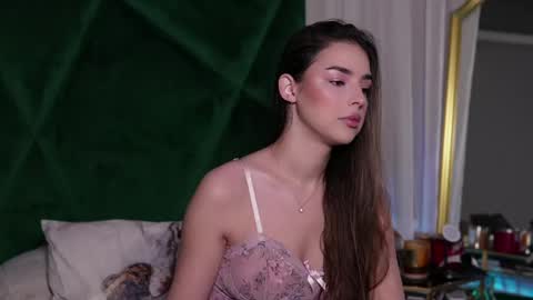 Scarlet online show from May 2, 1:44 am