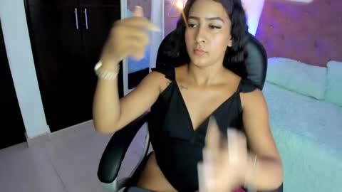 Snapshot of scarletdesire_ chatting on October 16, 8:51 pm scarletdesire_ online show from October 16, 8:51 pm