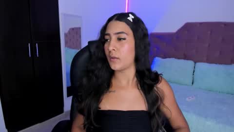 Snapshot of scarletdesire_ chatting on October 17, 9:19 pm scarletdesire_ online show from October 17, 9:19 pm