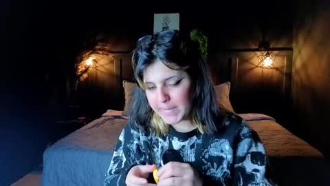 Snapshot of scarleth_shadow chatting on September 30, 1:49 am SCARLETH online show from September 30, 1:49 am