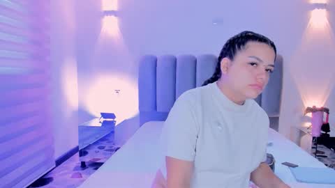 Snapshot of scarletmoon1_ chatting on October 19, 12:21 pm Scarlet online show from October 19, 12:21 pm