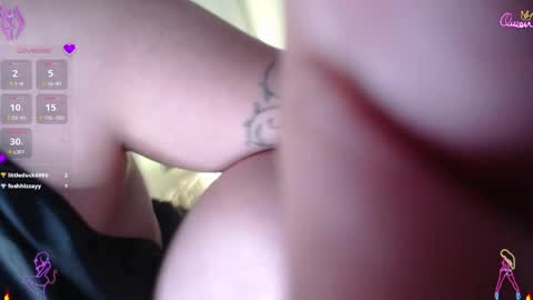 Scarlett Thumb up please help me 100 its important online show from May 2, 1:22 am
