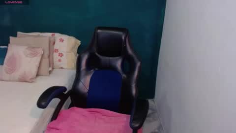 Scarlett  online show from May 2, 1:33 am