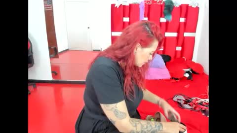 scarlett_red_11 online show from May 11, 3:40 pm