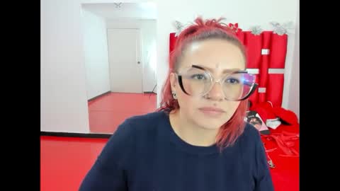 scarlett_red_11 online show from May 15, 6:37 pm