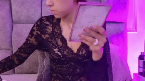 Scarlet  online show from May 2, 12:49 am