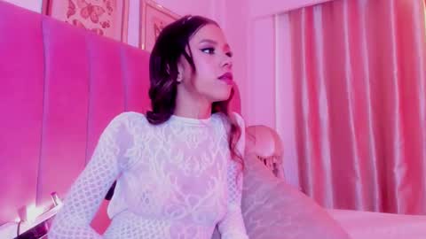 Scarlet  online show from February 7, 9:29 pm