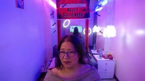 Snapshot of scarlett_widow chatting on October 20, 3:00 am scarlett_widow online show from October 20, 3:00 am