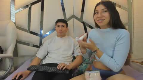 Scarlett and Lucas online show from March 17, 1:27 pm