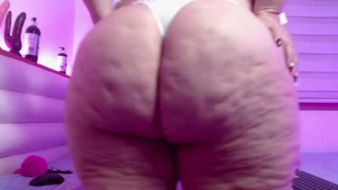 scarlettbooty online show from April 24, 12:40 pm