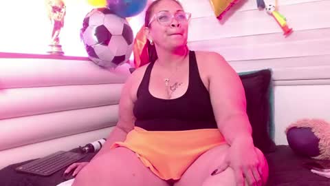 scarlettbooty online show from June 19, 12:22 pm