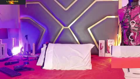 Scarlett Hot online show from April 24, 12:40 pm