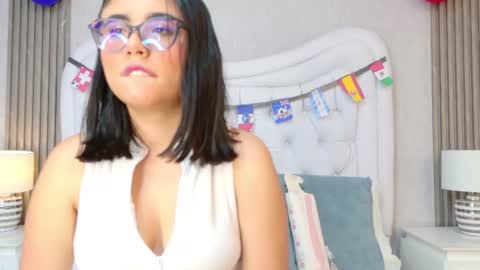 Scarlett Petrova online show from July 2, 11:37 am