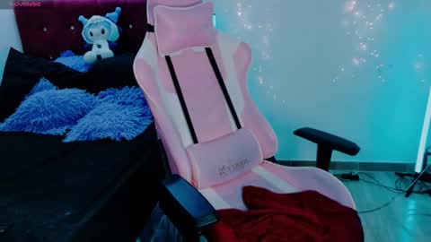 chloe online show from October 2, 2:32 am